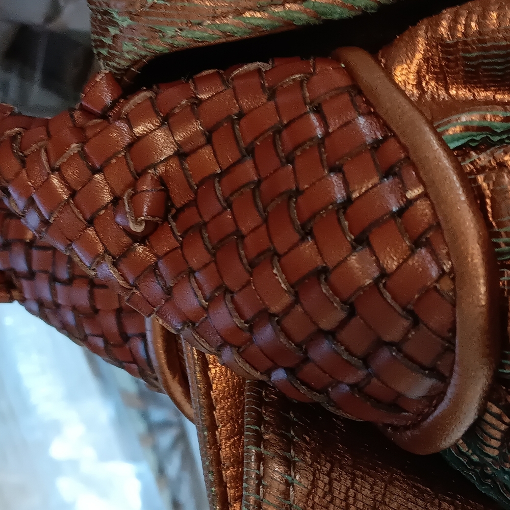 Fendi spy bag excellent condition!! - Picture 16 of 16